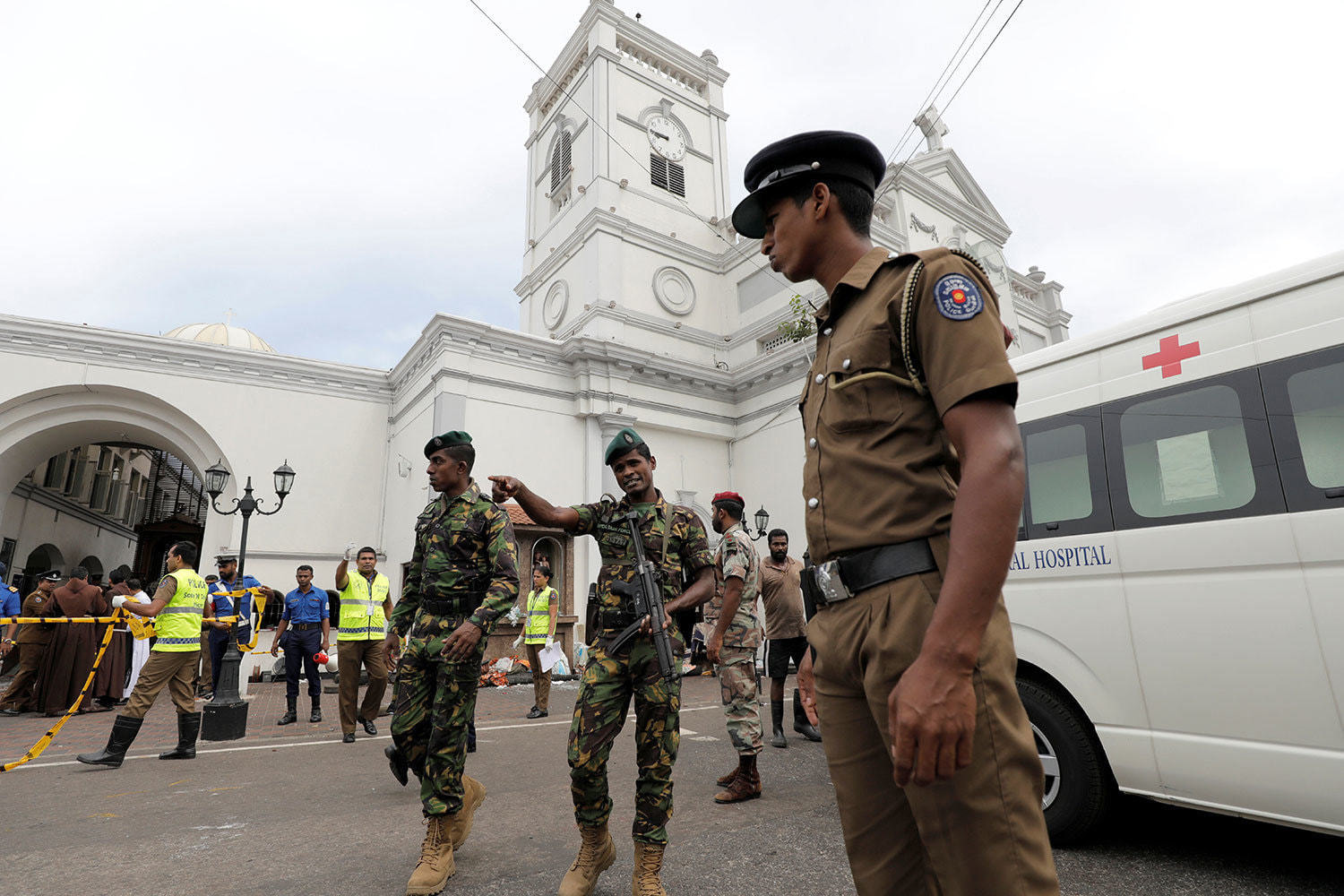 На Шри-Ланке отменили комендантский час